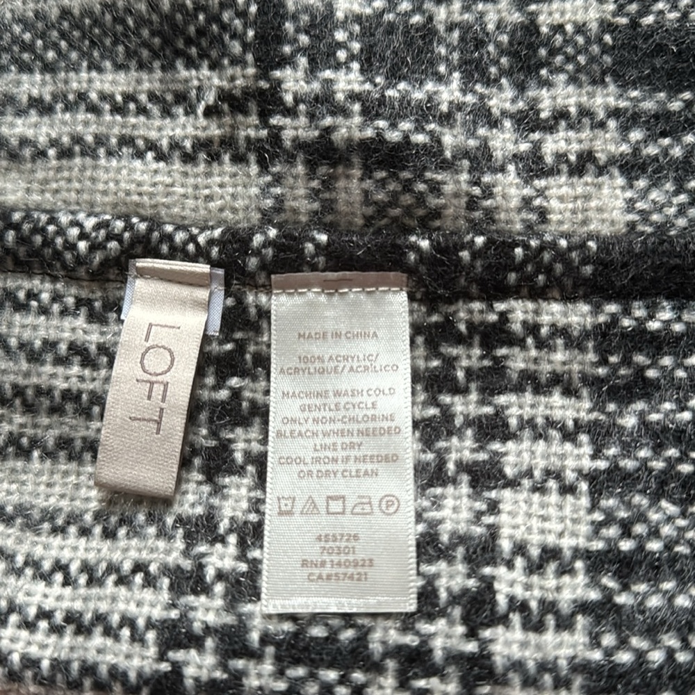 LOFT Circle Scarf - Picture 2 of 3